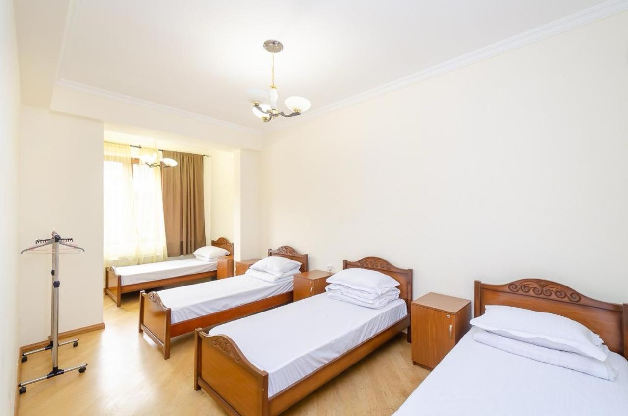 Areva Hostel & Apartment Erivan Exterior foto