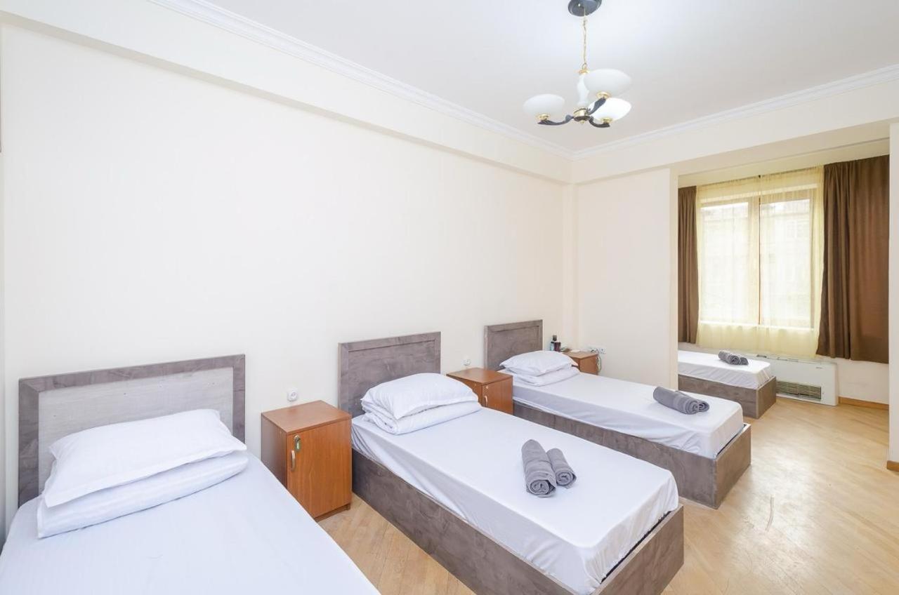Areva Hostel & Apartment Erivan Exterior foto